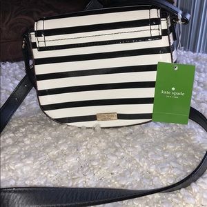 Woman’s cross body mini